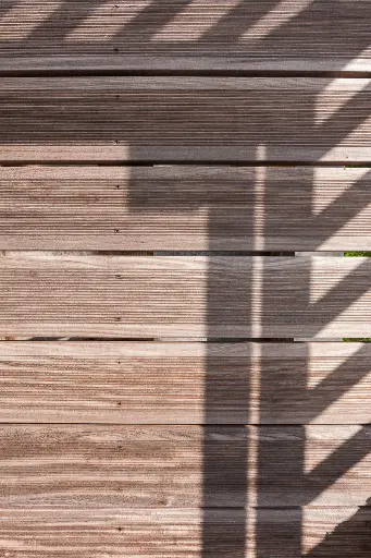 Buitentrap in Onbehandeld Hout