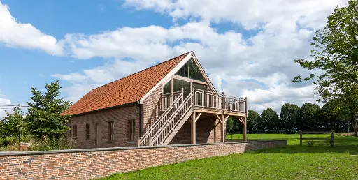 Buitentrap in Onbehandeld Hout