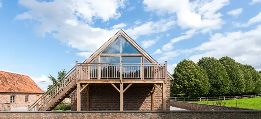 Buitentrap in Onbehandeld Hout