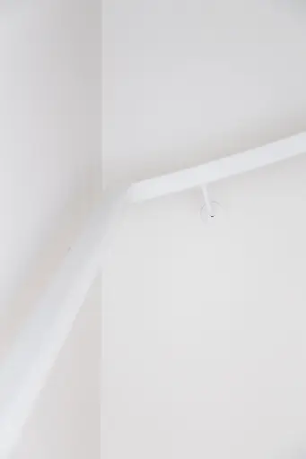 Compacte Trap in Wit Interieur