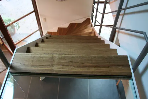Zwevende Trap met Glazen Balustrade