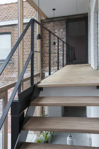 Open Trap met Metalen Kader en Glas