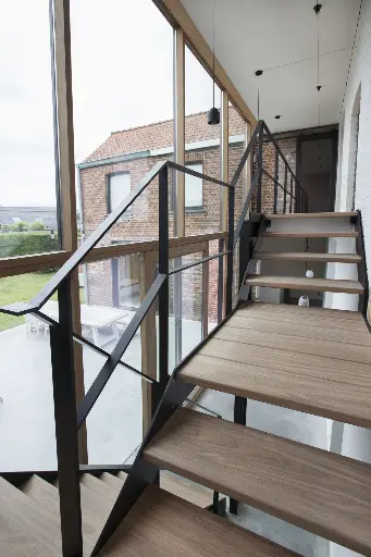 Open Trap met Metalen Kader en Glas