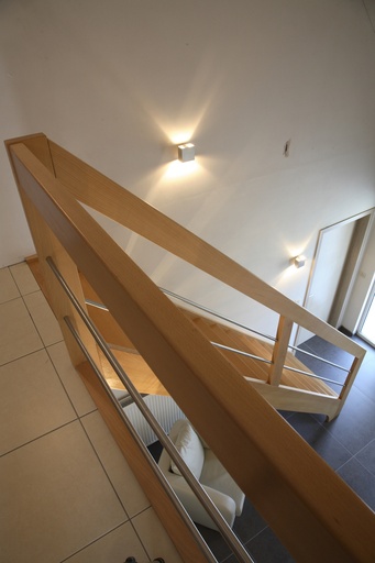 Straight Contemporary Staircase