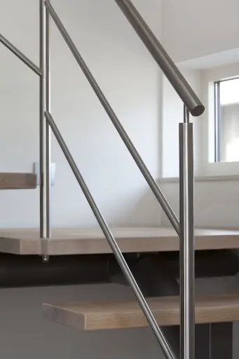 Open Trap bij Boogvormige Nis