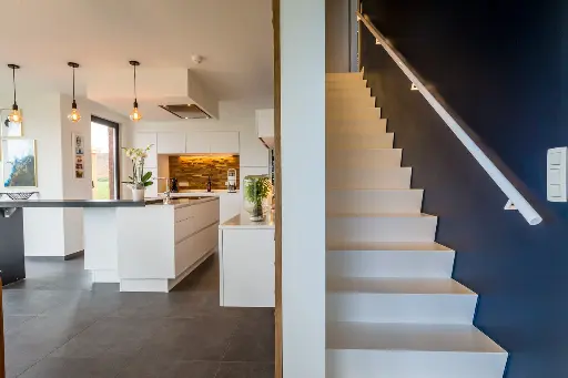 Zwevende Witte Trap met Glas