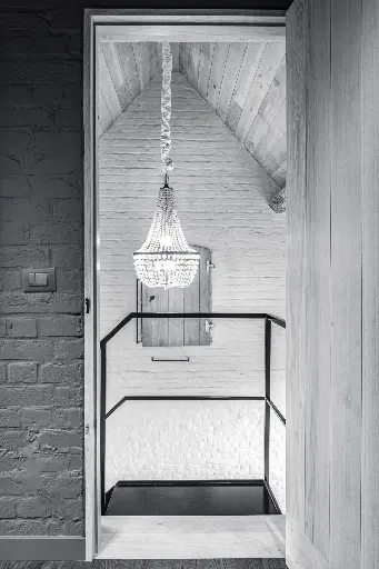 Stalen, Zwartgelakte trap