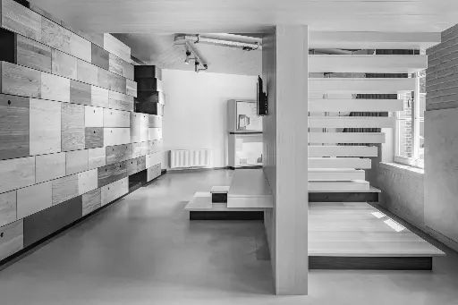 Zwevende trap in Beukenhout