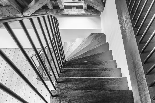 Z-trap met metalen balustrade