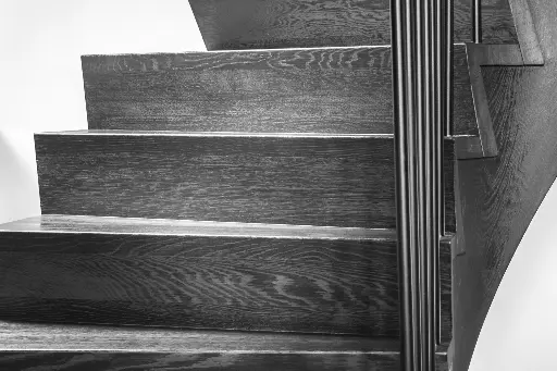 Z-trap met metalen balustrade