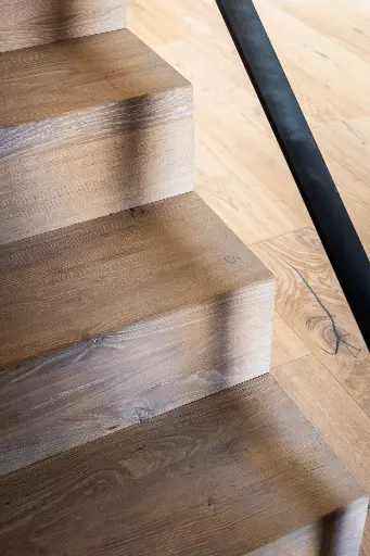 Moderne Trap met Minimalistisch Design