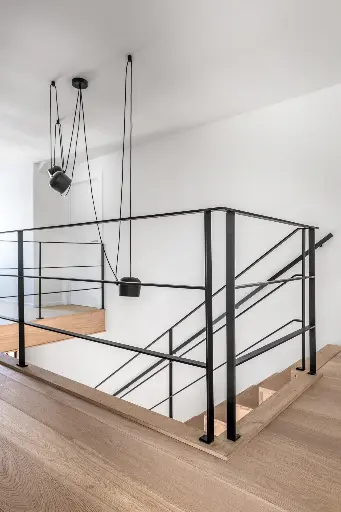 Moderne Trap met Minimalistisch Design