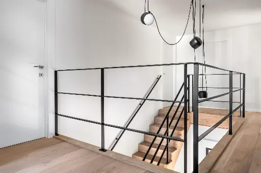 Moderne Trap met Minimalistisch Design