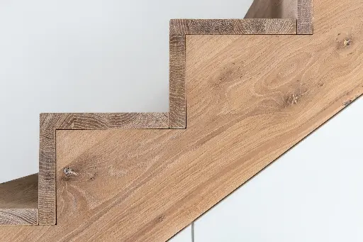 Moderne Trap met Minimalistisch Design