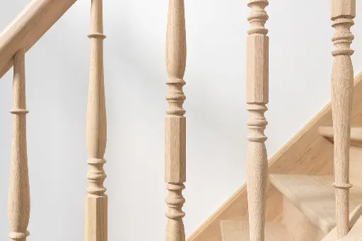 Eiken Trap met klassiek balustrade