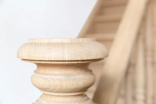 Eiken Trap met klassiek balustrade