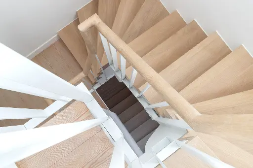 Uitbeklede Betontrap met Z-Treden