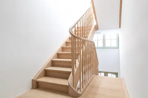 Klassieke Eiken Trap met Balustrade