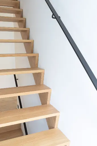 Open rechte houten trap (3098)