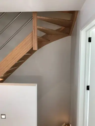 Moderne Trappen in Baubuche