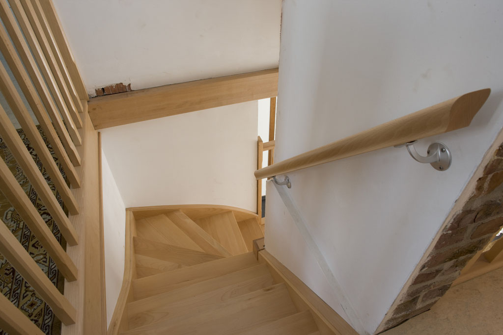 Standaard trap met combinatie van open en gesloten treden (58)