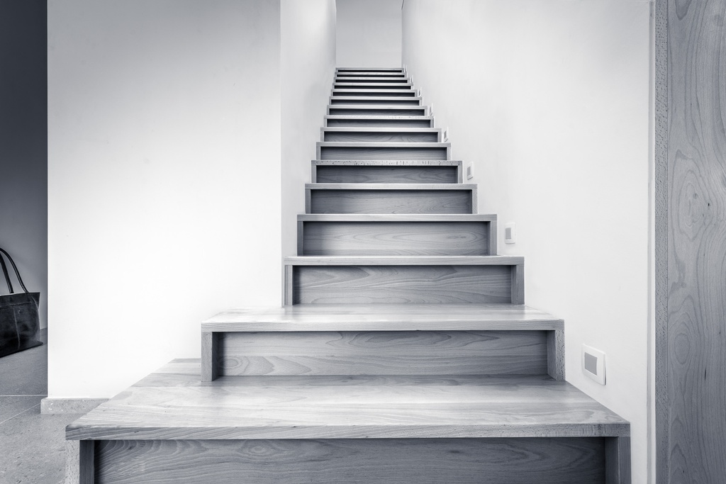 Escalier en bois fermé