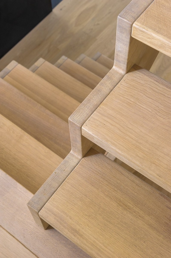 Trap met uitgezaagde trapbomen (77)