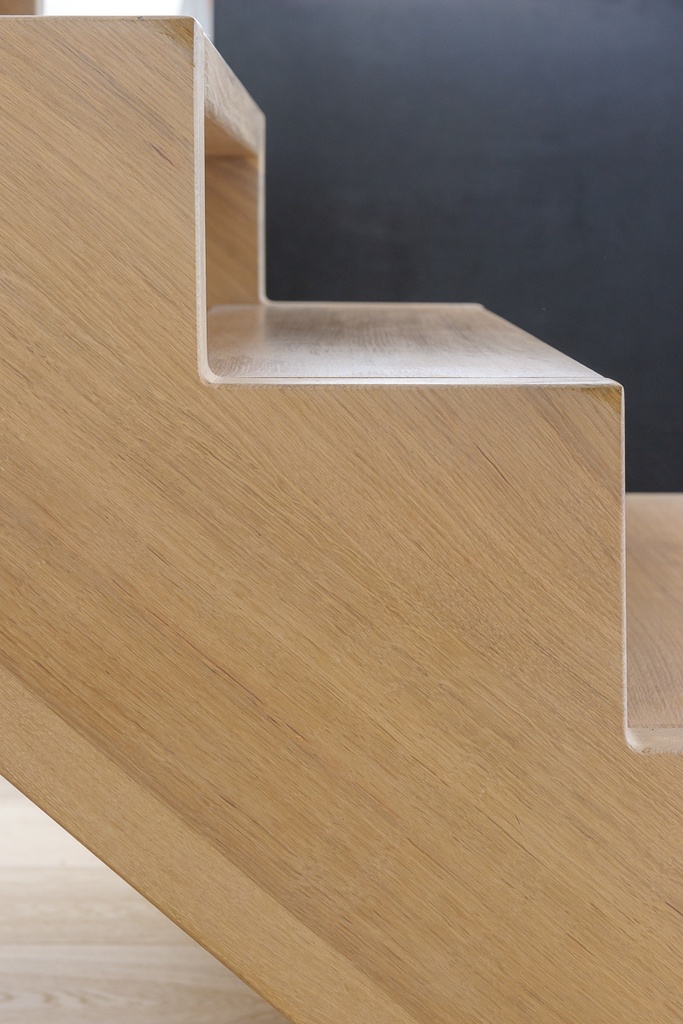 Trap met uitgezaagde trapbomen (77)