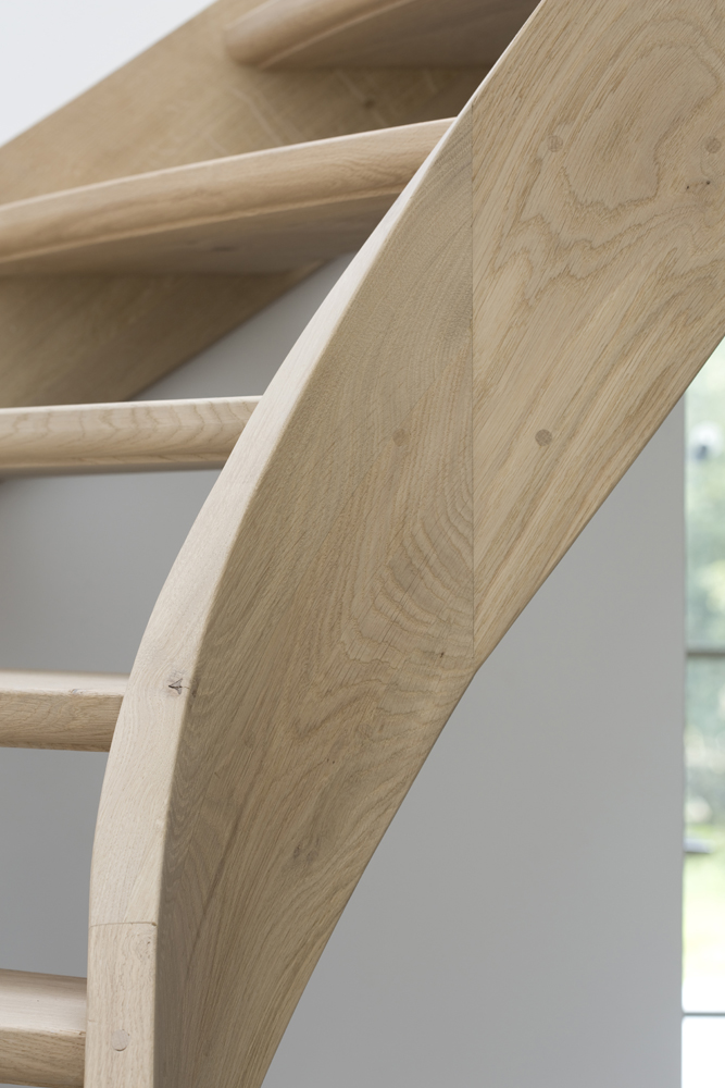 Oak open staircase with quarter turn