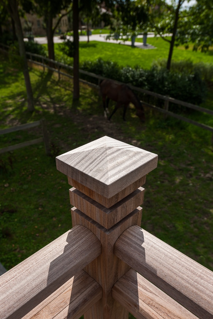 Escalier extérieur rural