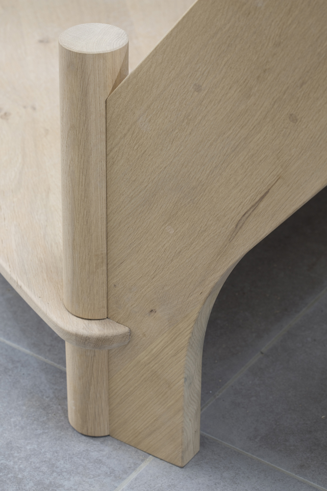 Oak open staircase with quarter turn