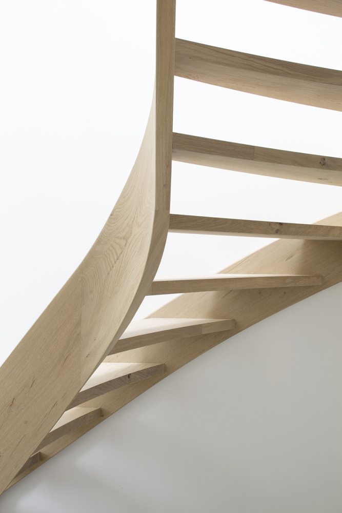 Oak open staircase with quarter turn