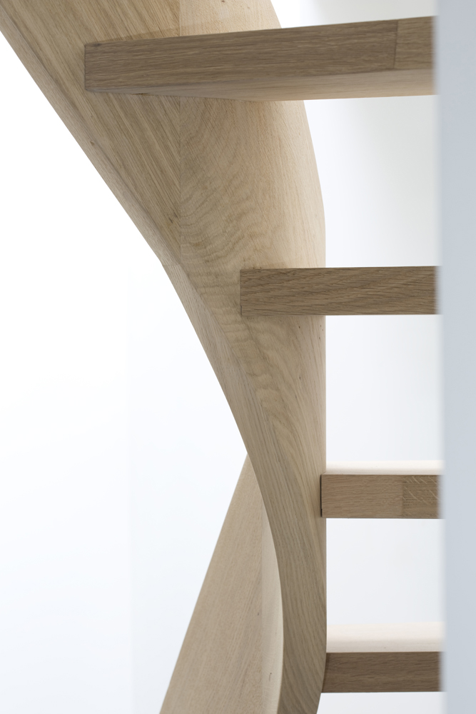 Oak open staircase with quarter turn