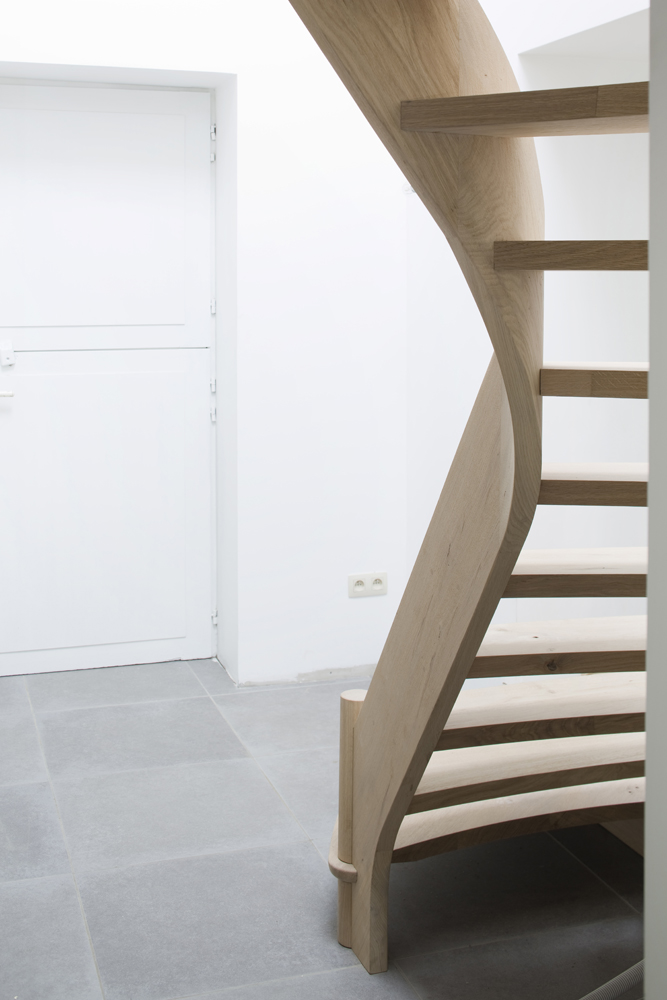 Eiken open trap met kwartdraai