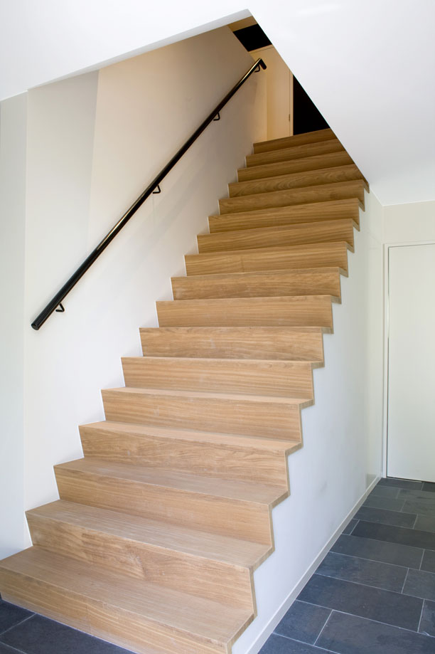 Z-trap deels tussen muren (49)