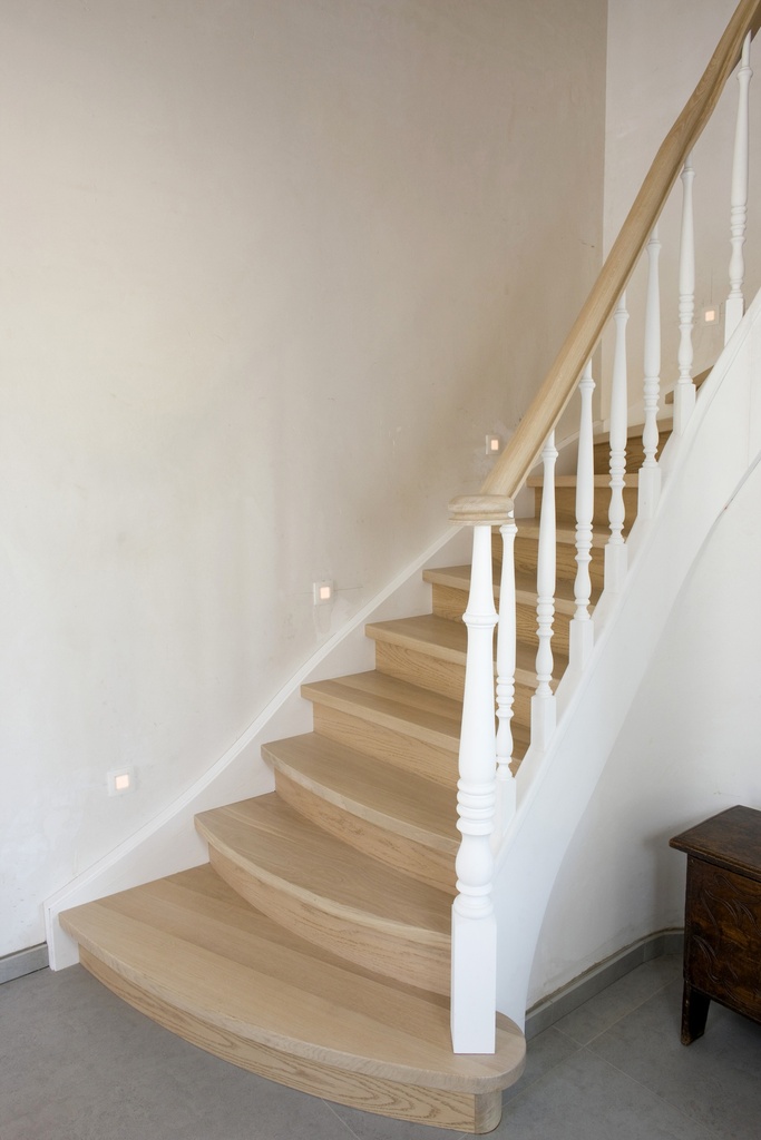 Escalier classique avec balustre tournante