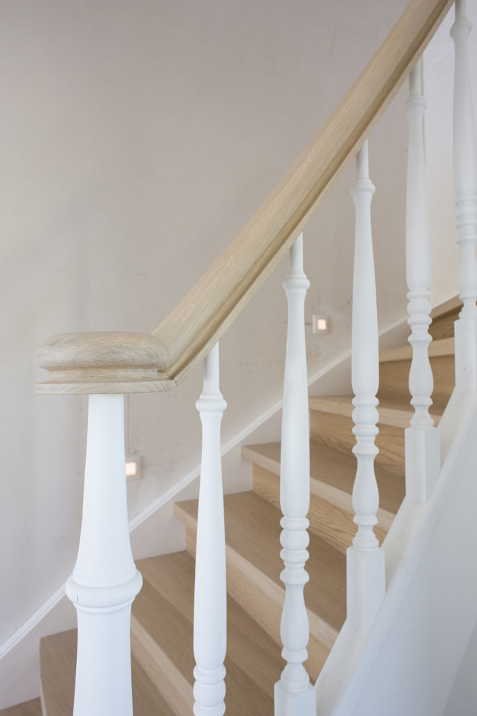 Escalier classique avec balustre tournante