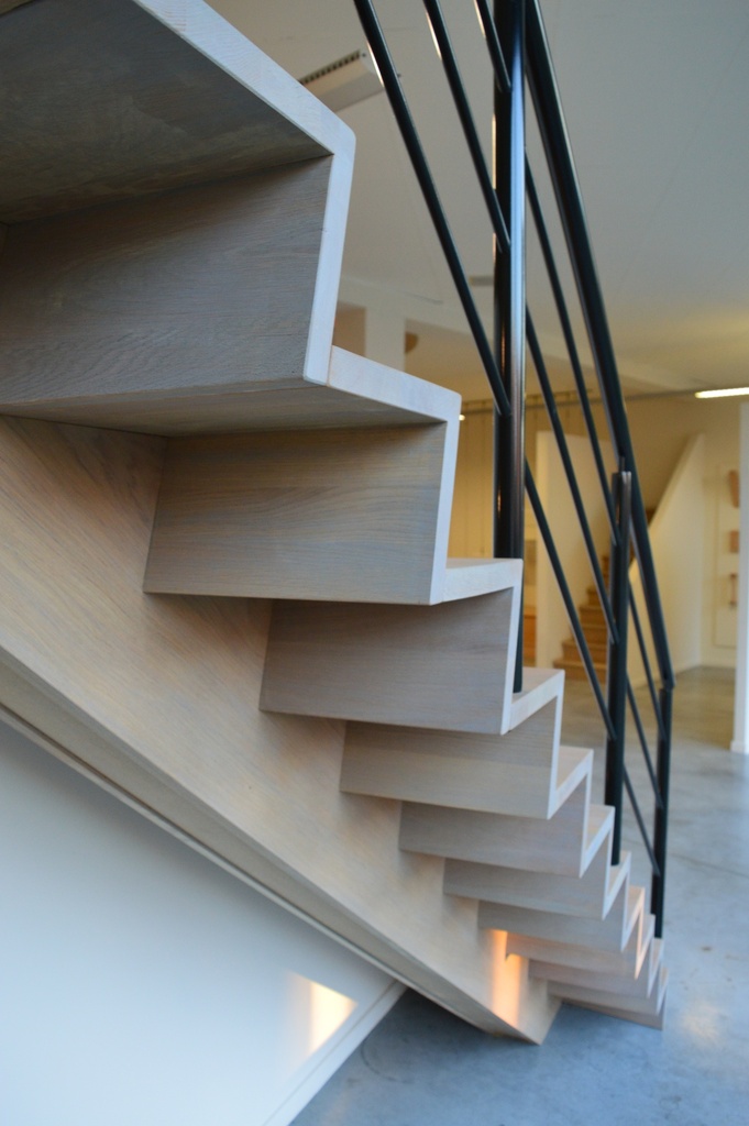 Z-Trap met centrale trapboom (65) - Wevelgem