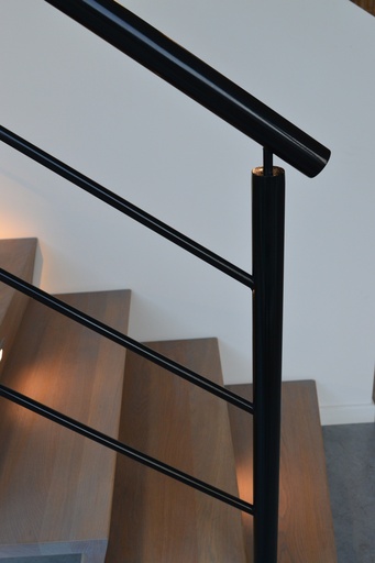 Z-trap met LED in Showroom Wevelgem