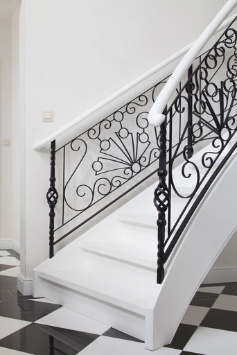 Trap met sierbalustrade