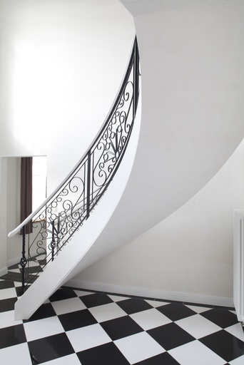 Trap met sierbalustrade