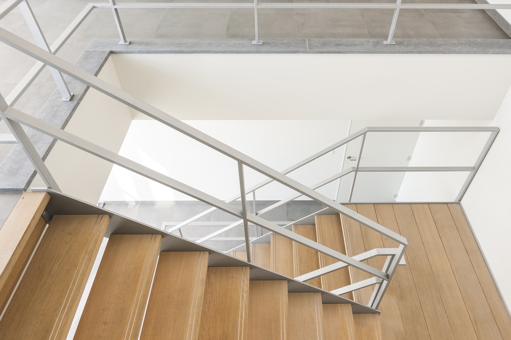 Straight staircase with landings | Metal Design