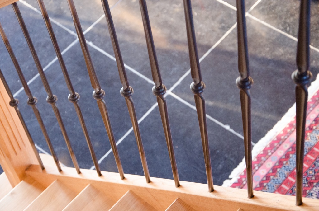 Escalier standard droit avec paliers intermédiaires en chêne rustique