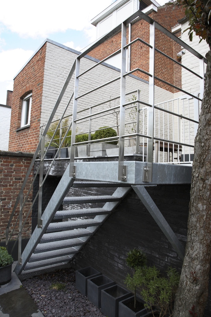 Escalier industriel en métal