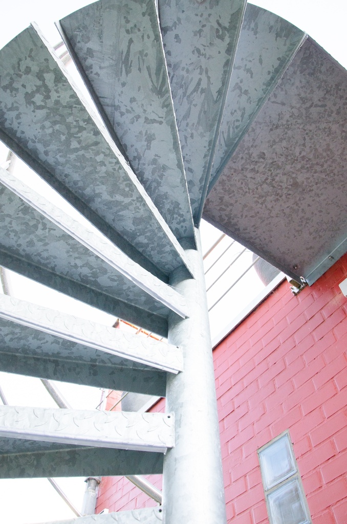 Escalier extérieur en colimaçon