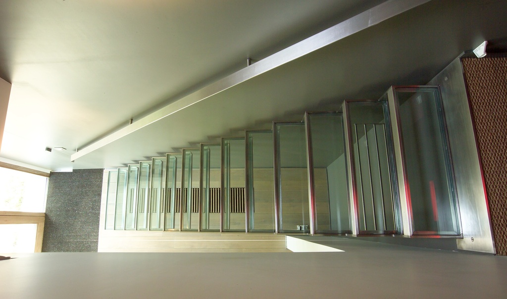 Escalier en acier inoxydable avec marches en verre transparent