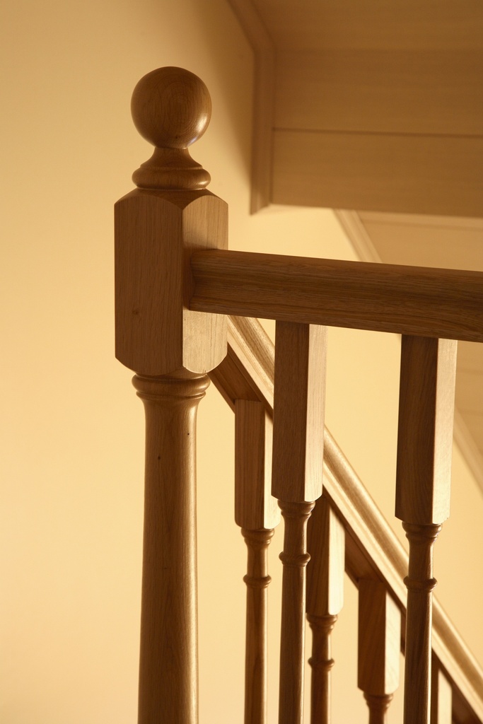 Escalier en bois classique en chêne