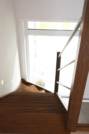 Open, Houten Trap met Inox Balustrade