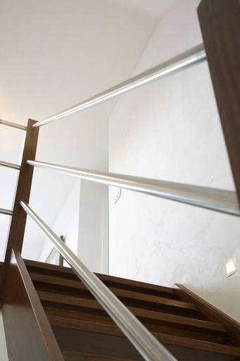 Open, Houten Trap met Inox Balustrade