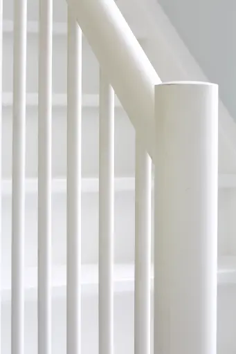 Witte Trap met Schoenkast Onder